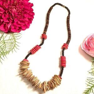 VINTAGE⚜️RETRO Wooden Natural & Pink Bead Necklace